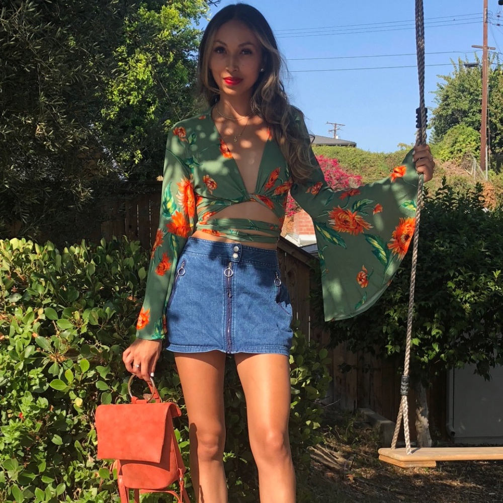 LAST ONE! New Floral Tie Up Top - Picture 4 of 6